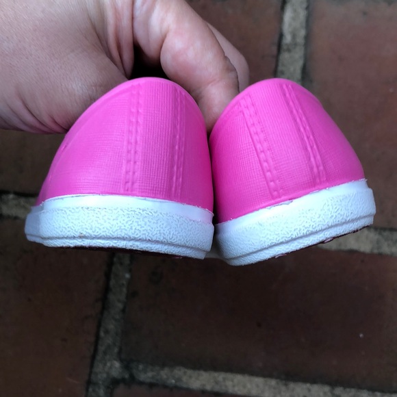 EUC Cat & Jack Andreya EVA water shoes - Picture 3 of 4